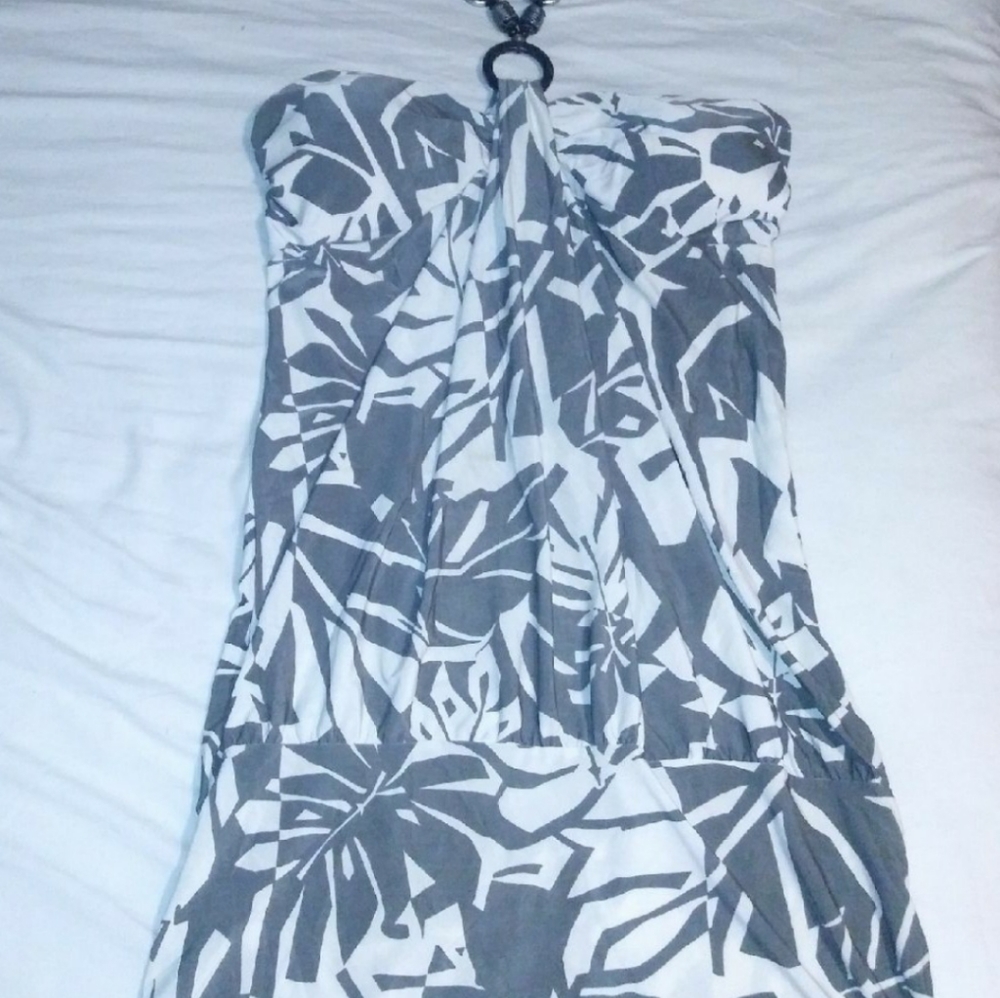 Sexy sleeveless sleek dress tie around the neck